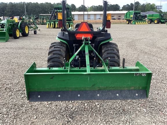 Image of John Deere 3038E equipment image 4