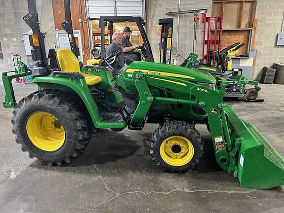 Image of John Deere 3038E equipment image 2