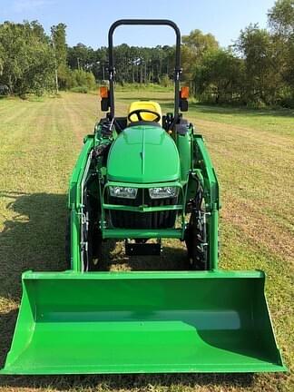 Image of John Deere 3038E equipment image 4