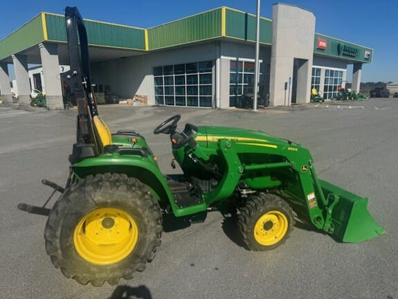 2022 John Deere 3038E Equipment Image0