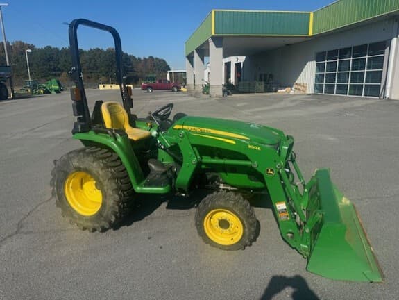 Image of John Deere 3038E equipment image 1