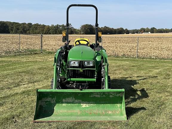 Image of John Deere 3038E equipment image 1