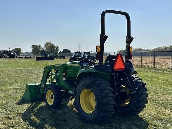 Image of John Deere 3038E equipment image 4