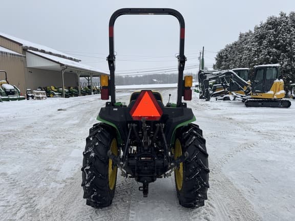 Image of John Deere 3038E equipment image 3