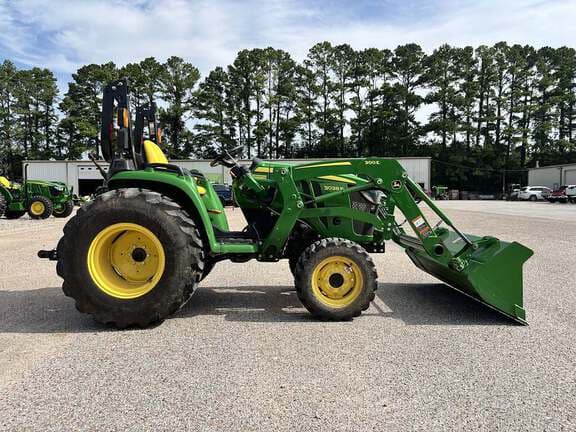 Image of John Deere 3038E equipment image 1