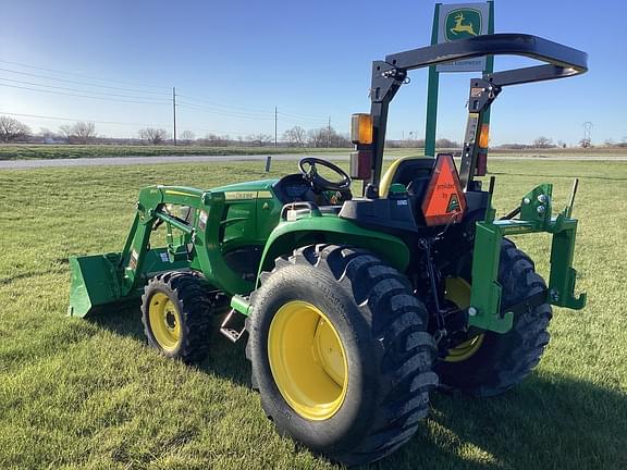 Image of John Deere 3038E equipment image 2