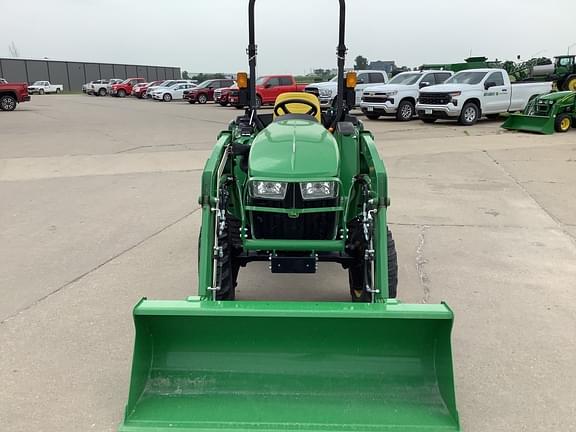 Image of John Deere 3038E equipment image 2