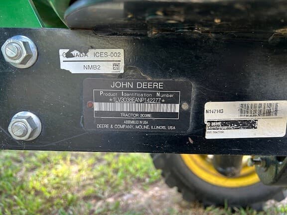 Image of John Deere 3038E equipment image 1