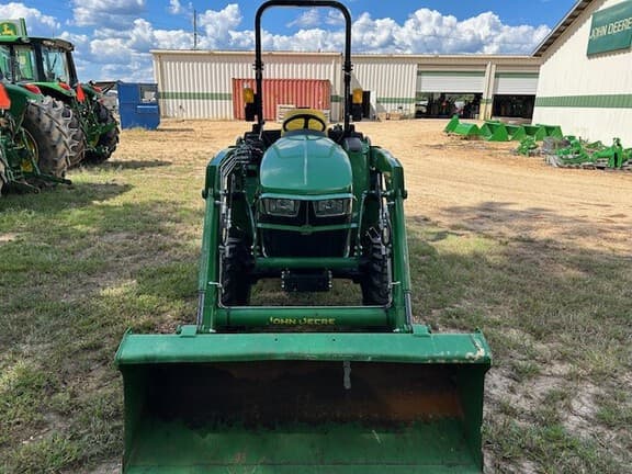 Image of John Deere 3038E equipment image 3