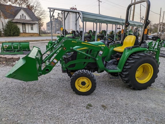 Main image John Deere 3038E