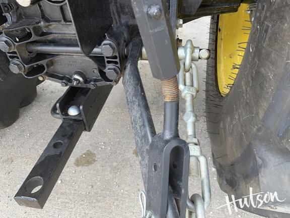Image of John Deere 3038E equipment image 4