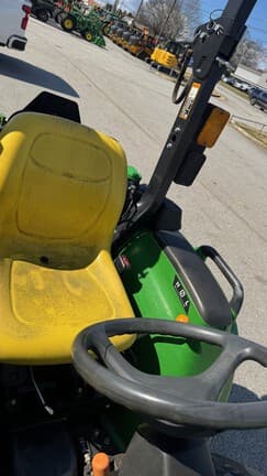 Image of John Deere 3038E equipment image 4