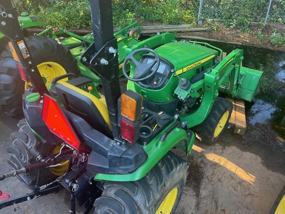 Image of John Deere 3038E equipment image 3