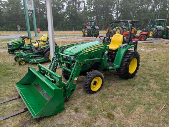2022 John Deere 3038E Equipment Image0