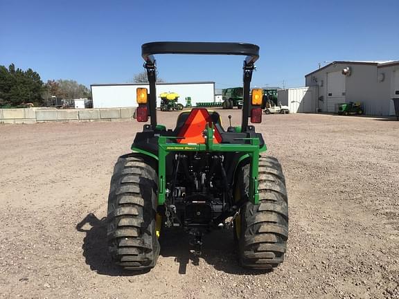 Image of John Deere 3038E equipment image 4
