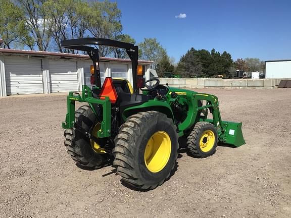 Image of John Deere 3038E equipment image 3