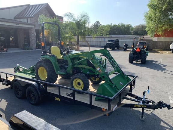 2025 John Deere 3038E Equipment Image0