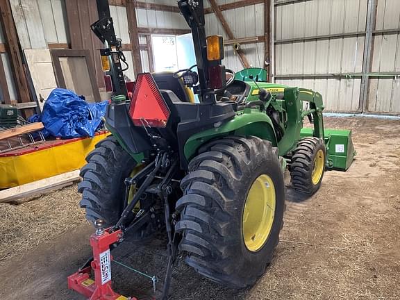 Image of John Deere 3038E equipment image 4