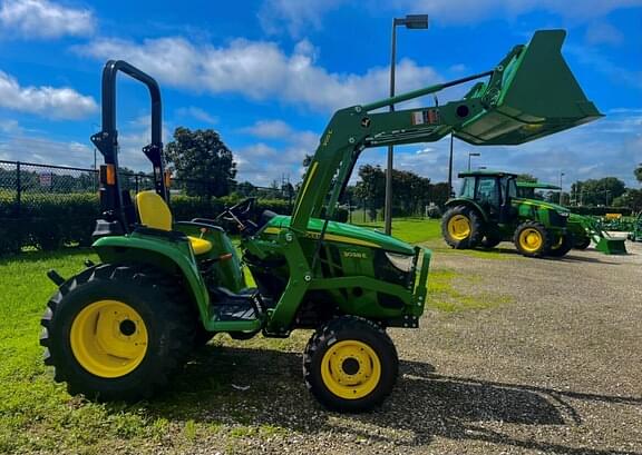 Image of John Deere 3038E equipment image 2