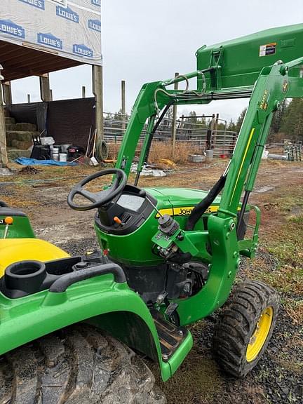 Image of John Deere 3038E equipment image 3