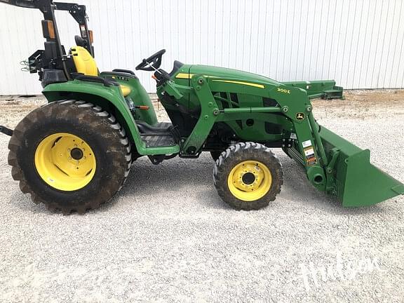 Image of John Deere 3038E equipment image 2