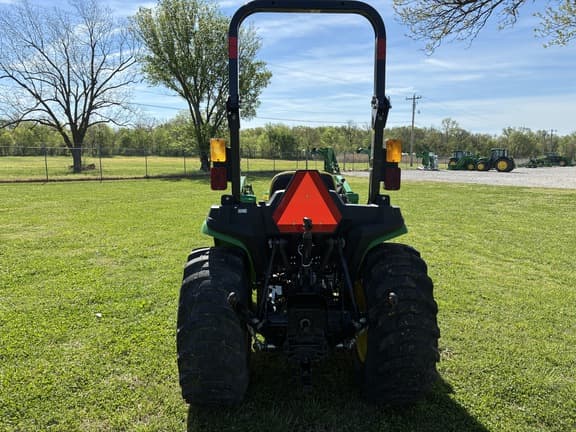 Image of John Deere 3038E equipment image 3