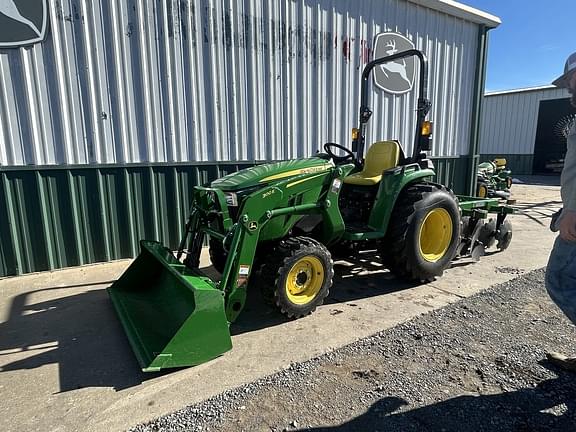 Image of John Deere 3038E equipment image 4