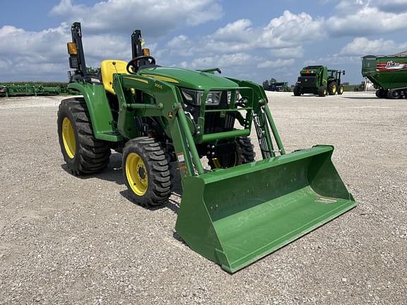 Image of John Deere 3038E equipment image 2