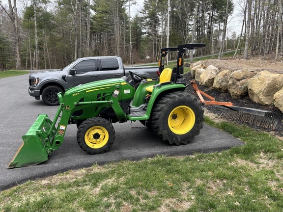 2022 John Deere 3038E Equipment Image0