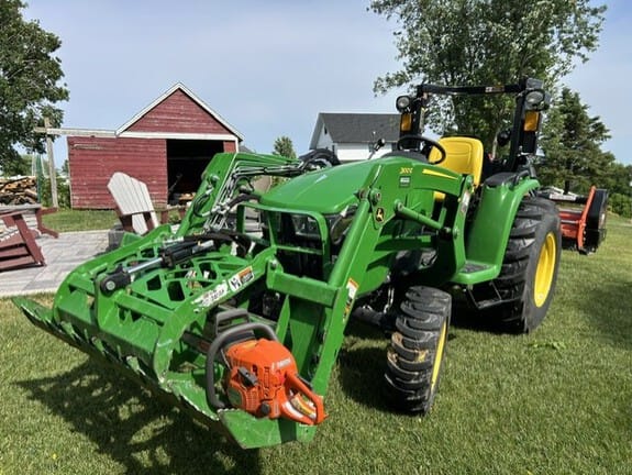 2022 John Deere 3038E Equipment Image0
