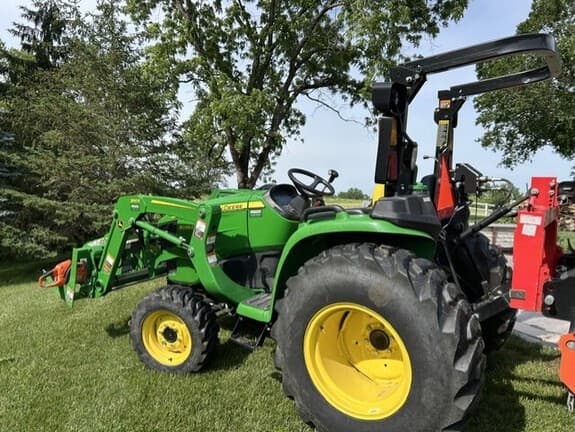 Image of John Deere 3038E equipment image 1