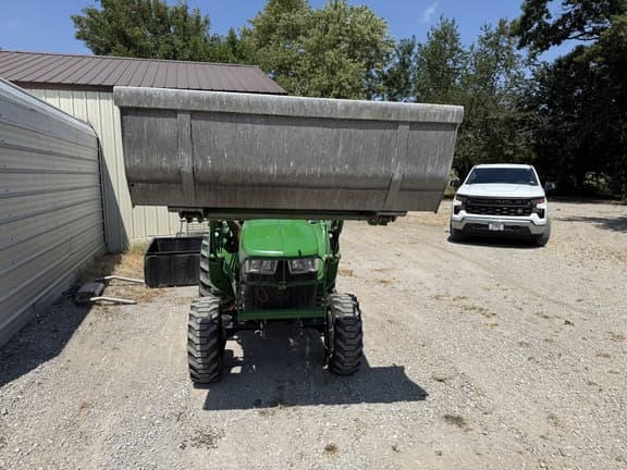 Image of John Deere 3038E equipment image 2