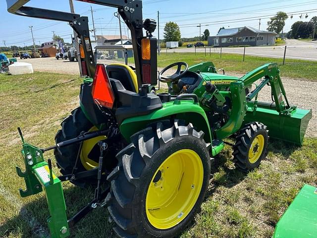 Image of John Deere 3038E equipment image 2