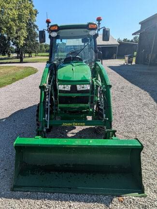 Image of John Deere 3039R equipment image 4