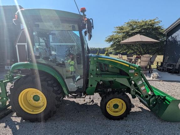 Image of John Deere 3039R equipment image 1