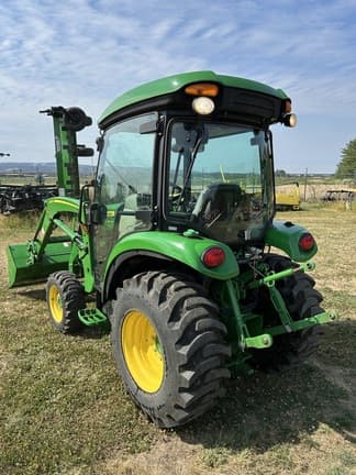 Image of John Deere 3039R equipment image 1