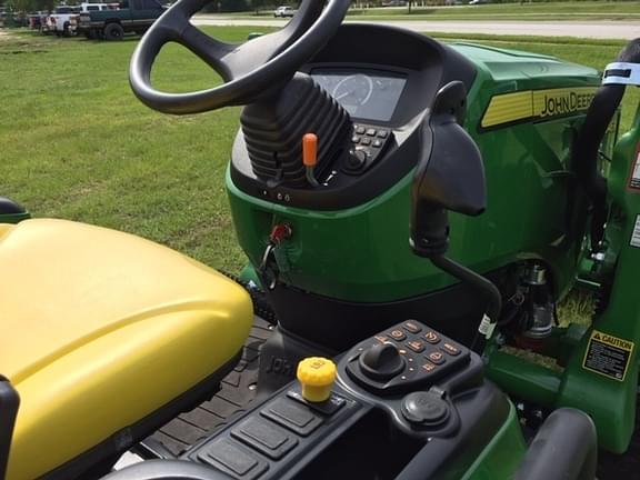 Thumbnail image John Deere 3039R 13