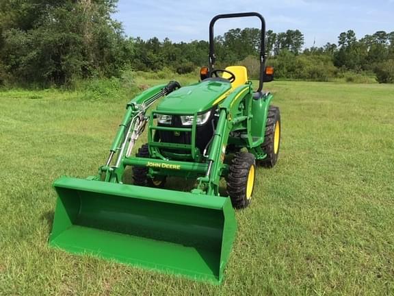 Image of John Deere 3039R equipment image 2