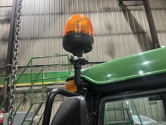 Image of John Deere 3039R equipment image 3