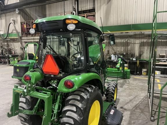 Image of John Deere 3039R equipment image 1