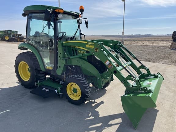 Image of John Deere 3039R equipment image 3