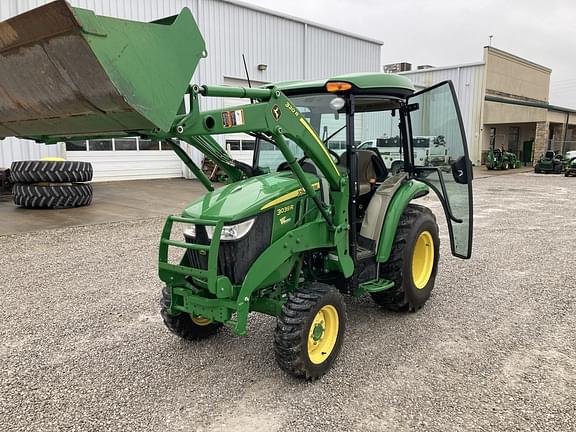 Image of John Deere 3039R equipment image 2