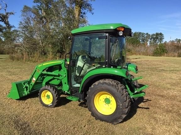 Image of John Deere 3039R equipment image 2