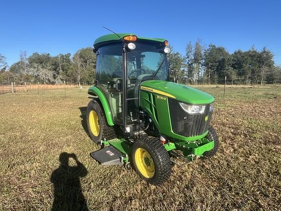 Image of John Deere 3039R equipment image 2