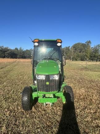 Image of John Deere 3039R equipment image 1