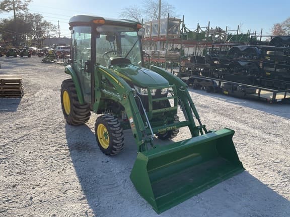 Image of John Deere 3039R equipment image 4