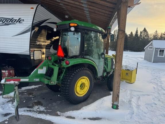 Image of John Deere 3039R equipment image 2