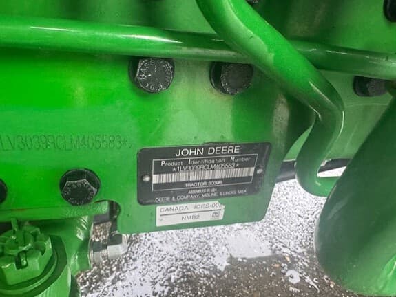 Image of John Deere 3039R equipment image 4