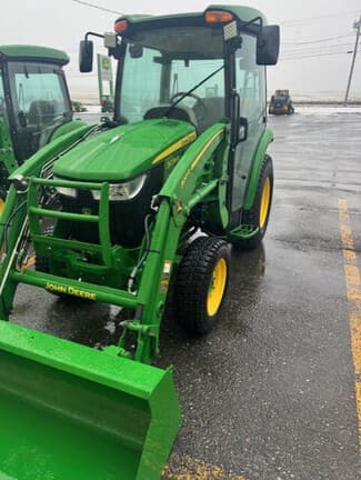 Image of John Deere 3039R equipment image 1