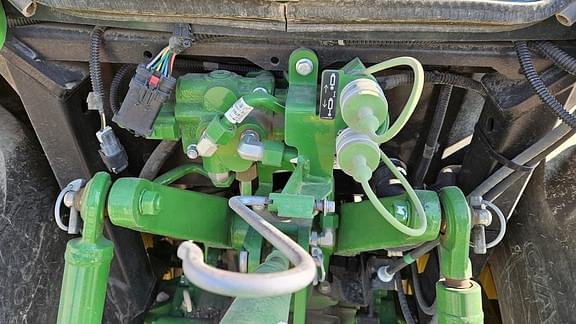 Image of John Deere 3039R equipment image 4